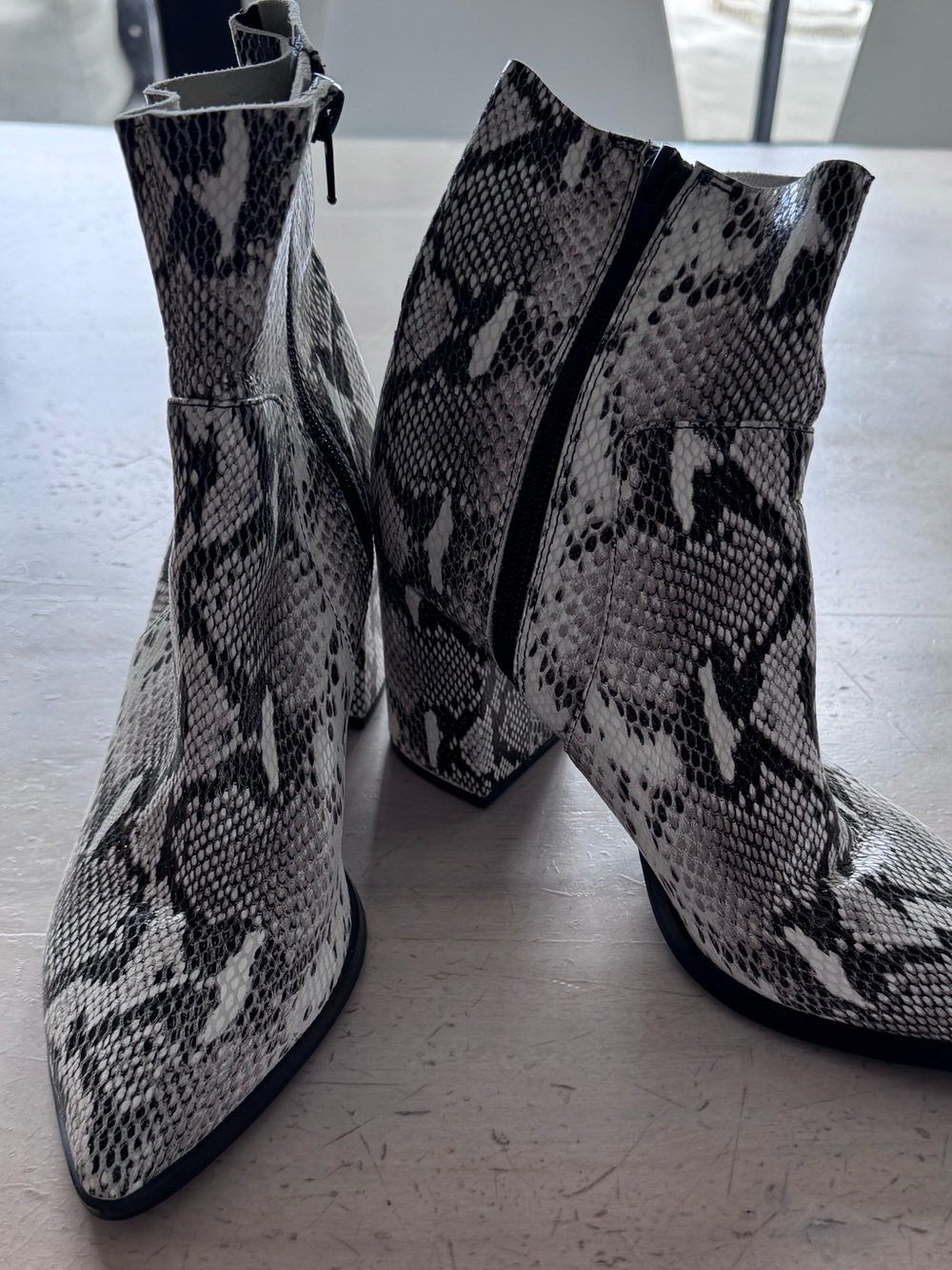 Like new - Tony Bianco boots snake boots size 6 1/3